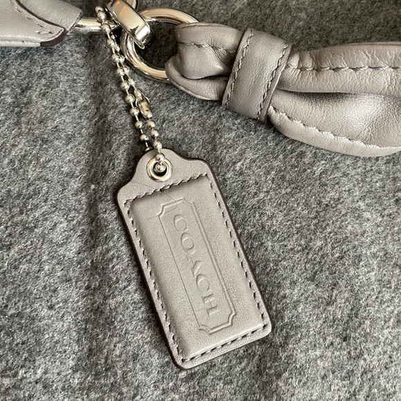 Coach Kristin grey leather hobo, shoulder, crossbody bag in EUC. - Picture 4 of 6